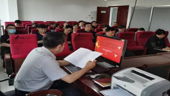 “精確定位，發(fā)揮引領(lǐng)，實(shí)現(xiàn)黨建和業(yè)務(wù)工作雙融合”主題黨課活動(dòng)