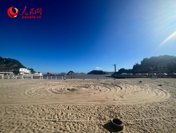 東岙沙灘風(fēng)景。人民網(wǎng) 歐陽易佳攝